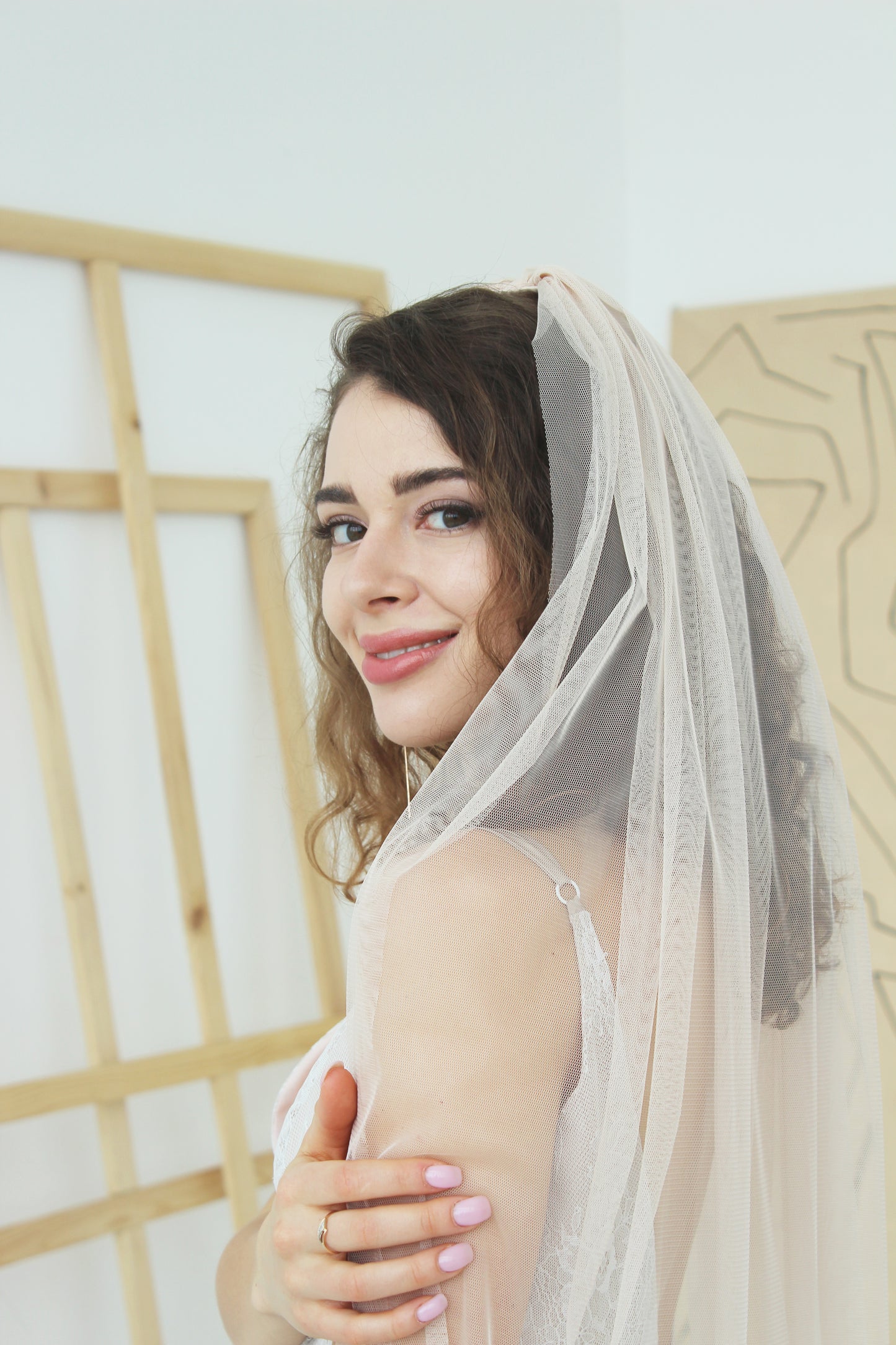 Beige English Net veil