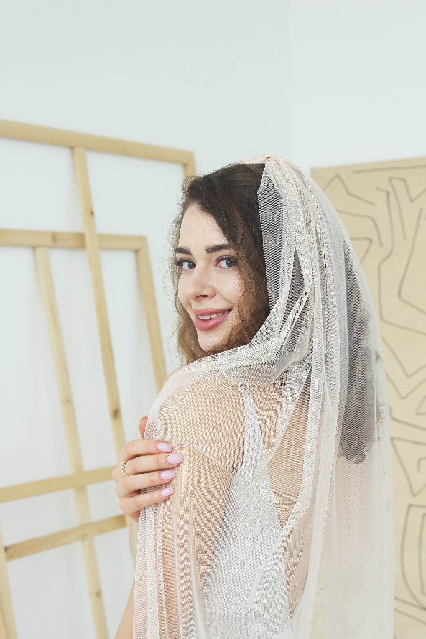 Beige English Net veil