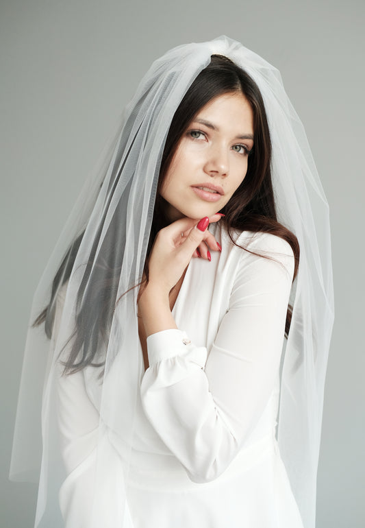 Elbow length veil