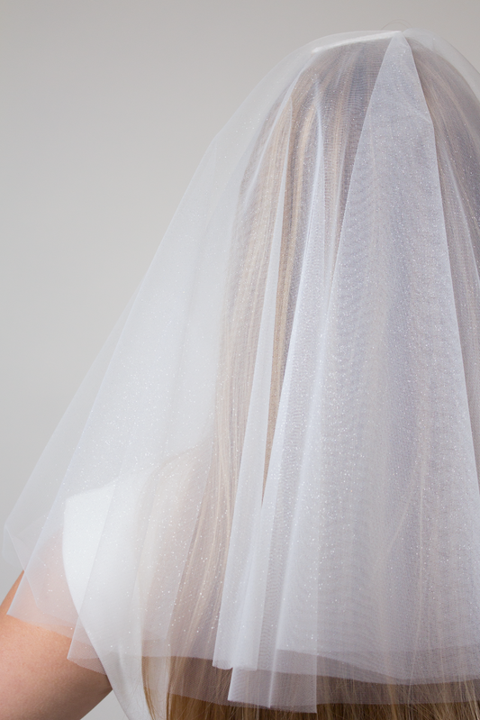 Mini drop glitter veil