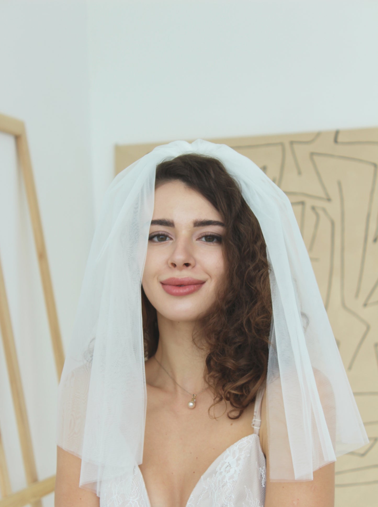 Shoulder length veil
