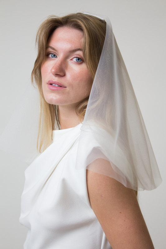 Mini drop glitter veil