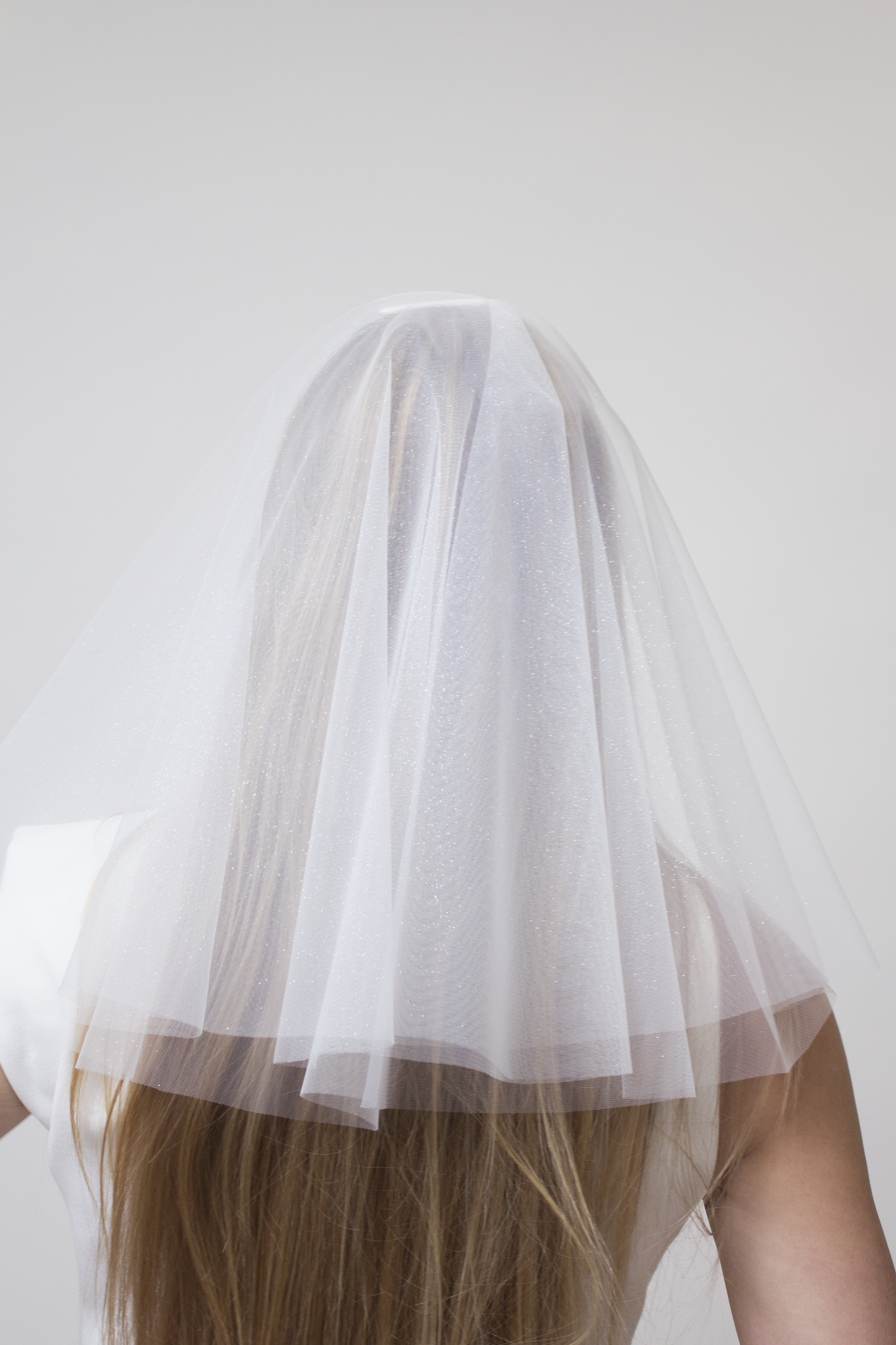 Mini drop glitter veil