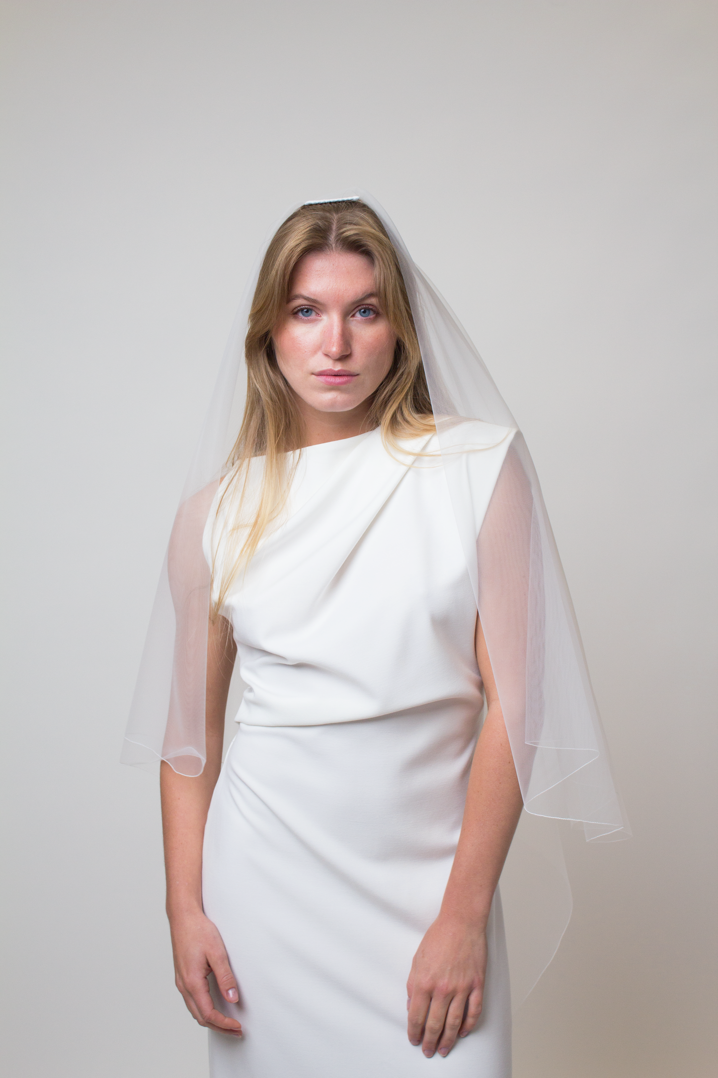 Pencil edge cascade veil