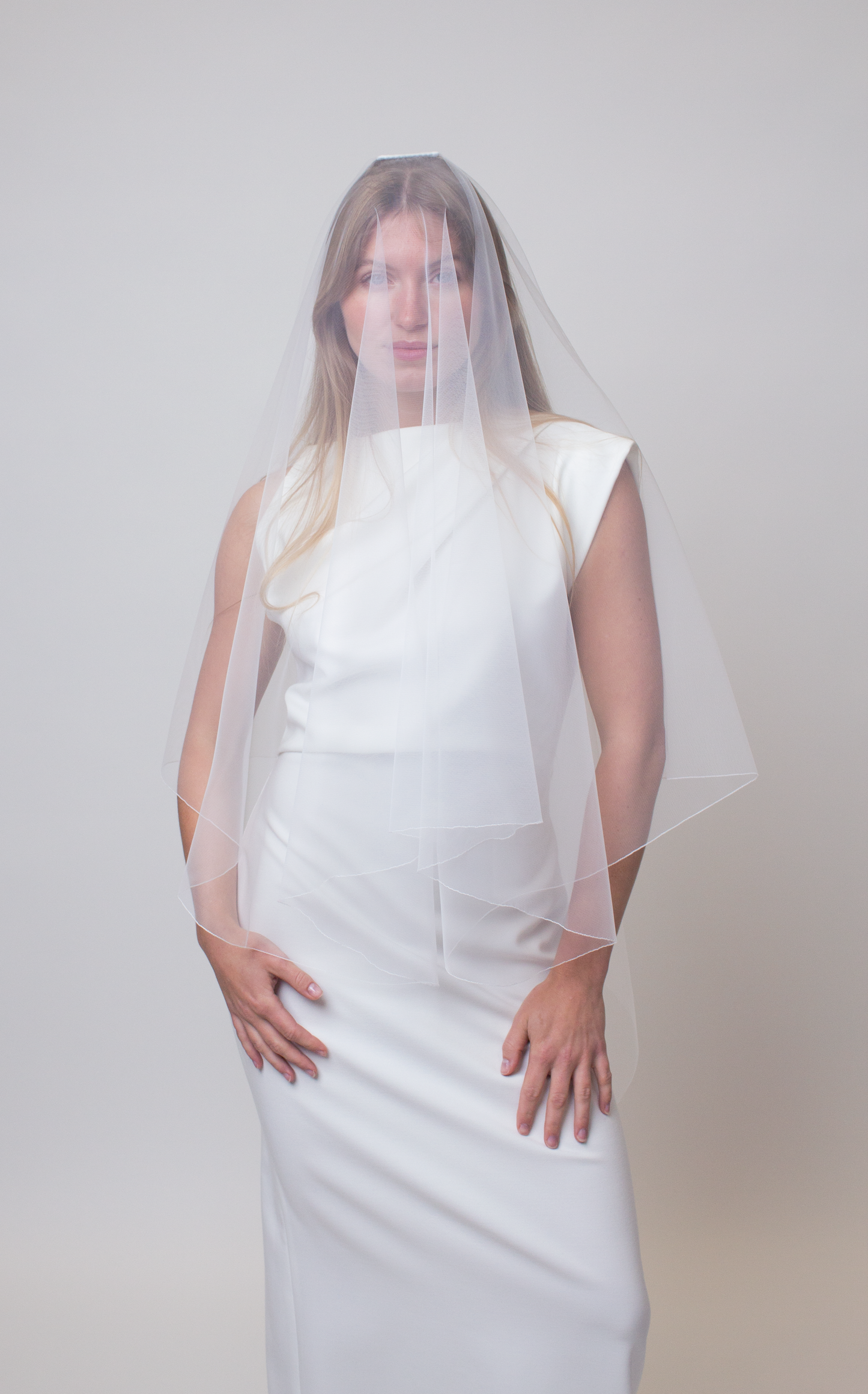 Pencil edge cascade veil