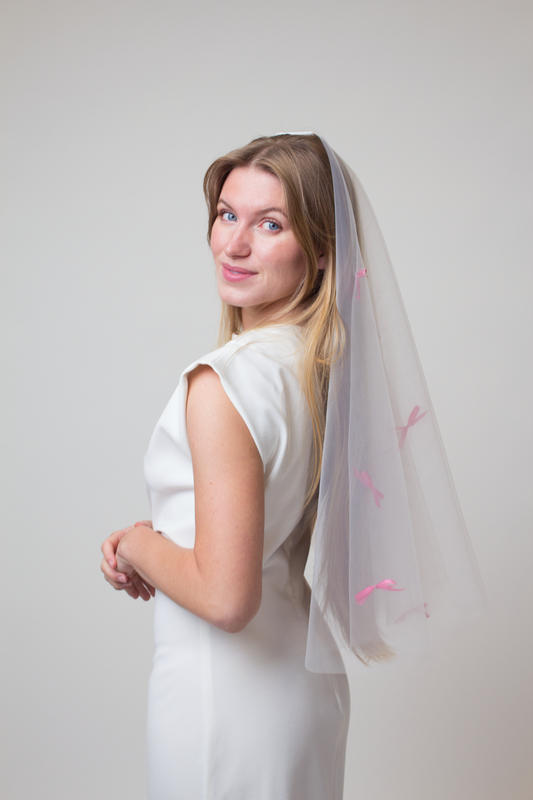 Drop wedding veil with pink bows
