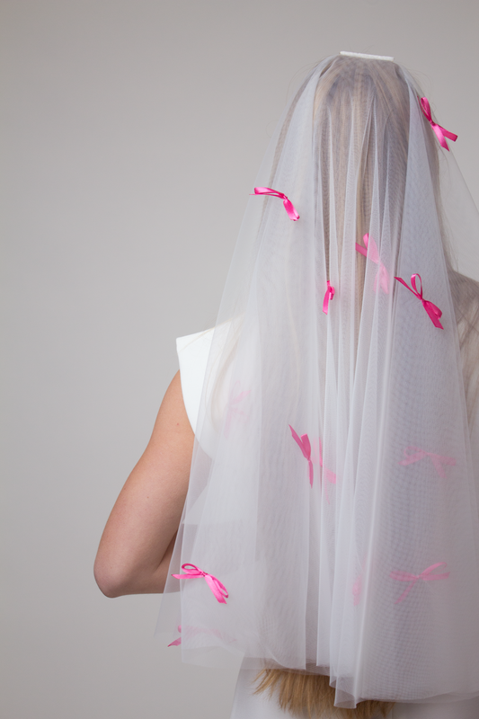 Drop wedding veil with pink bows