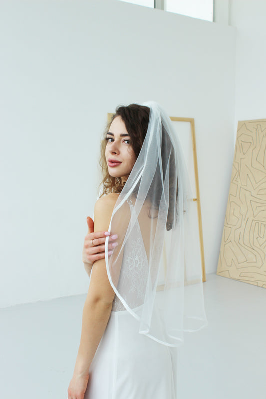 Satin edge veil